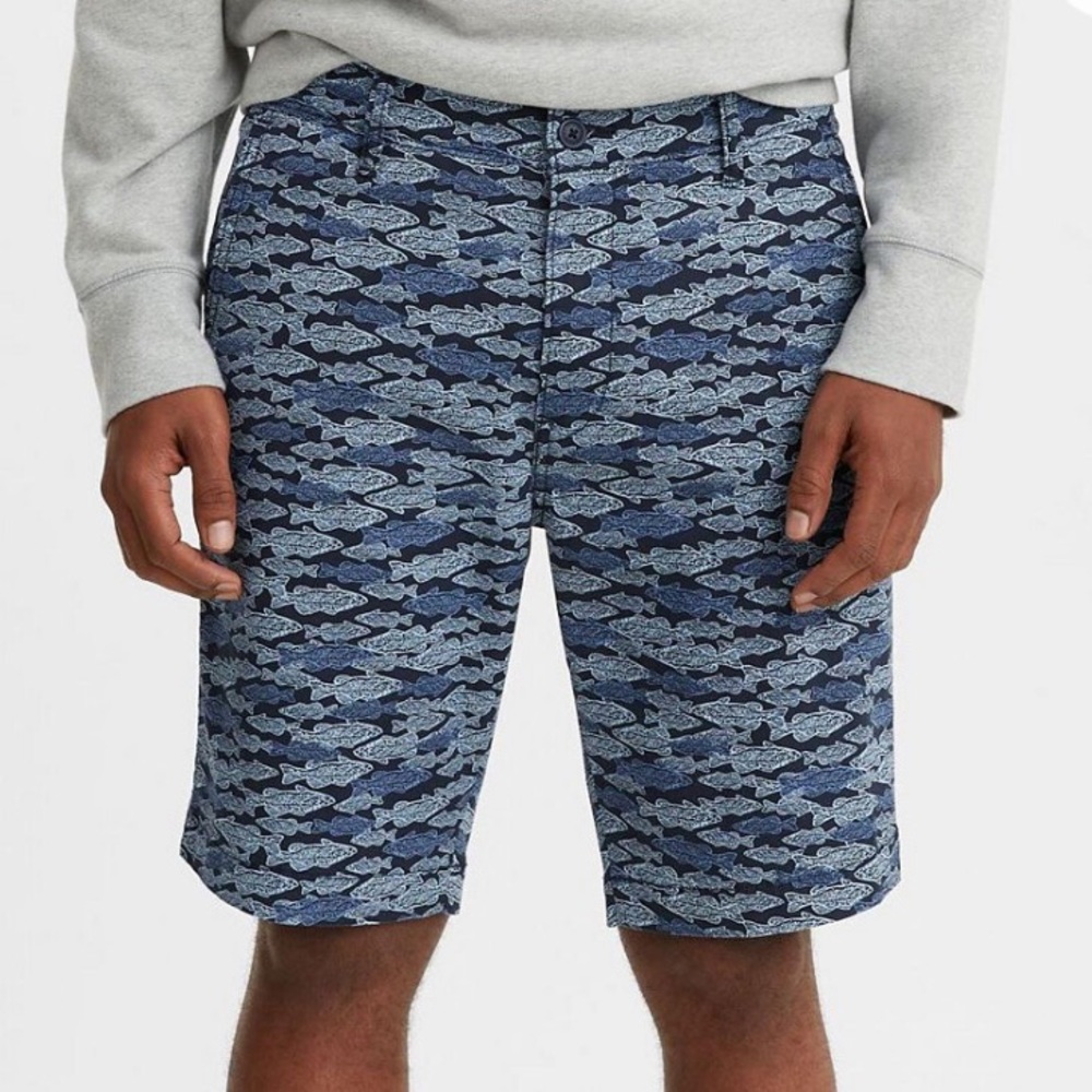 NWT Levi’s Men Chino Fish Print Shorts